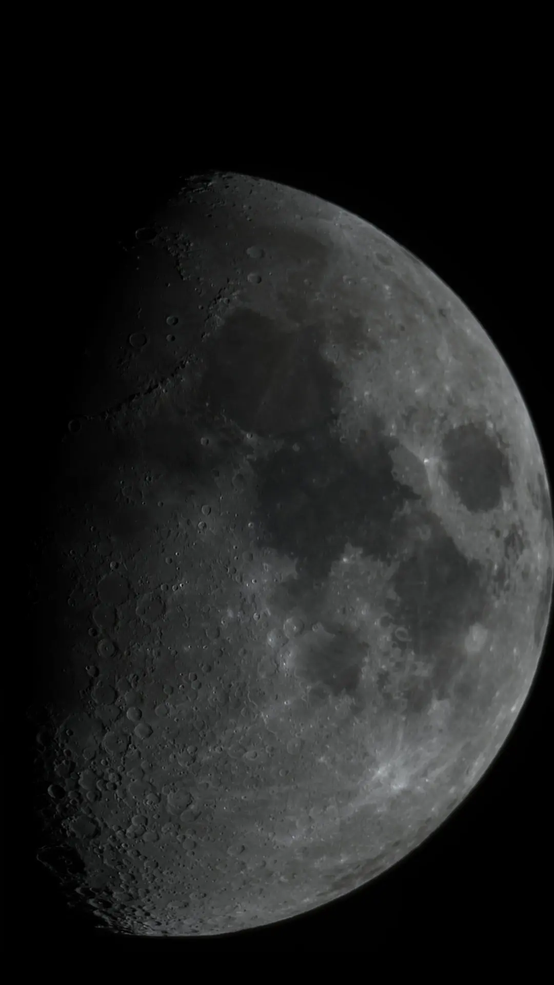 Jedna z prvních fotek Měsíce