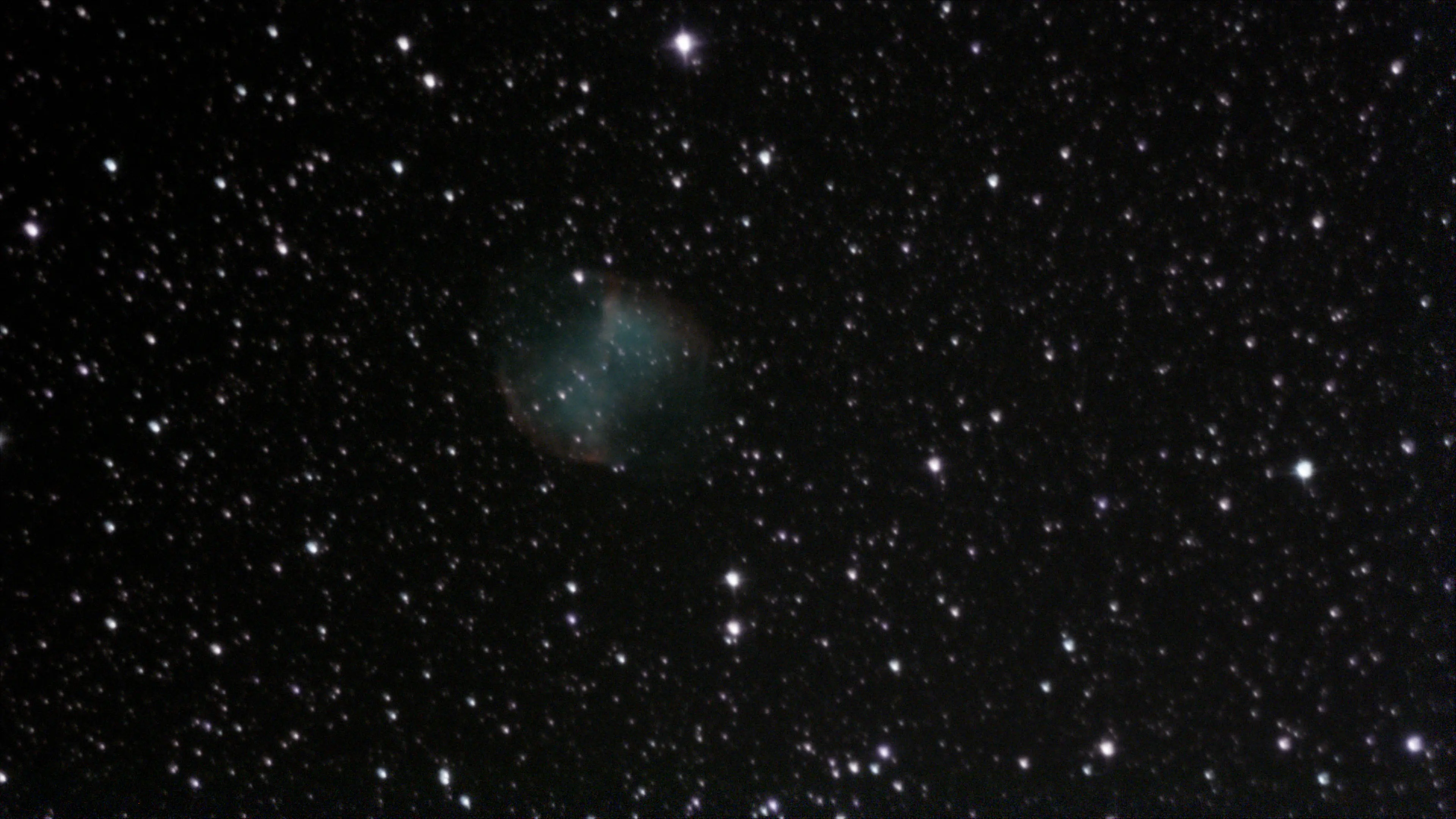 Dumbbell Nebula - Činka (M27), Stacked: 13x30s